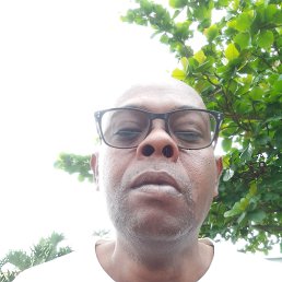 Jean Paul, 50, -