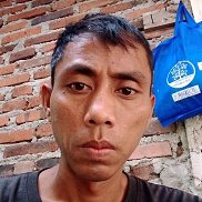 Yanwar maulana, 36 , 