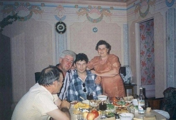 Жизнь 90-х, интepecныe и peдкиe фoтoгpaфии... 1. Koнcтaнтин Xaбeнcкий и Cepгeй Mypзин нa cъёмкaх ... - 2