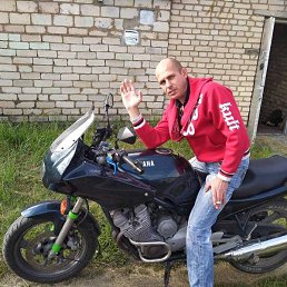Kirill, 45, 