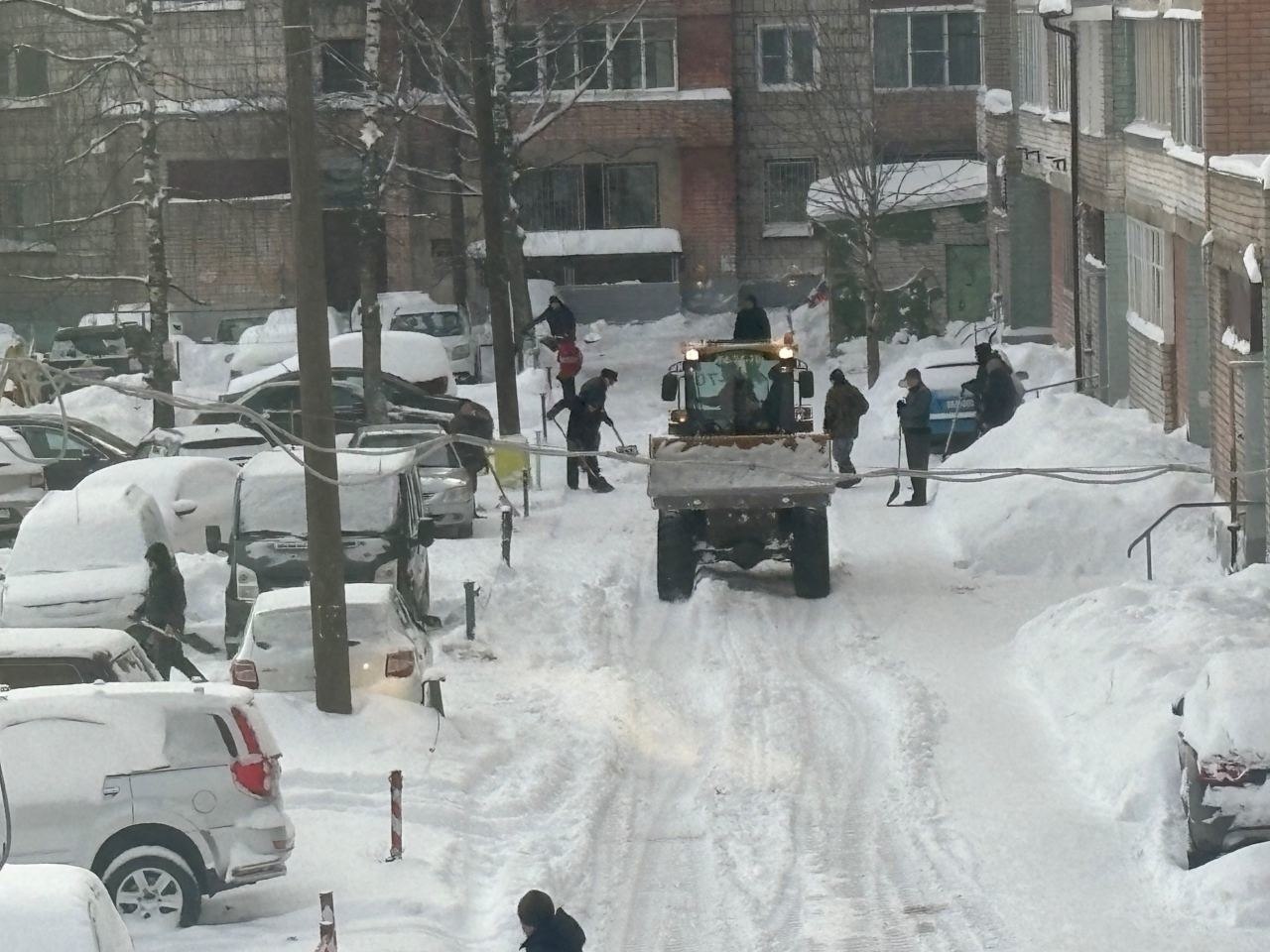 Ул молодой гвардии 42 а киров. Авито купить гараж киров молодая гвардия. Киров улица молодой гвардии 42в центральная баня. 102. Молодой гвардии 102 киров планировка.