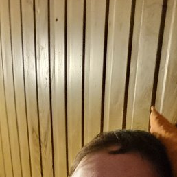 Chris, 21, 