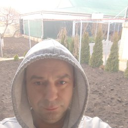 Viorel, 39, 