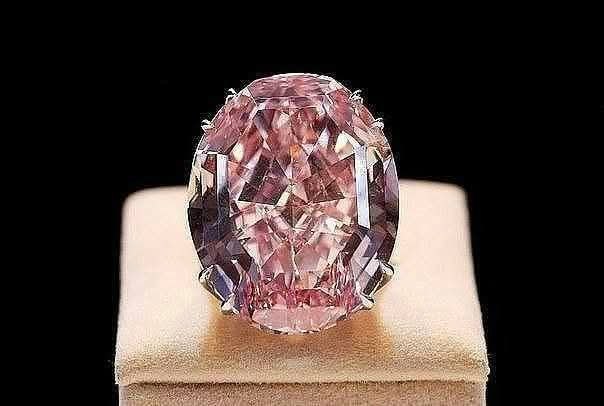 :) Фото: «Розовая звезда» — Второй самый дорогой бриллиант, который был продан за $72 млн. А Первый ...