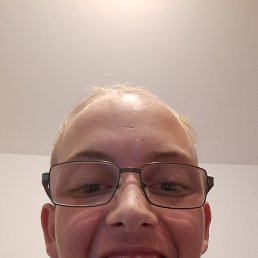 DARIO, 19, 
