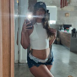 Francesca, 25,  