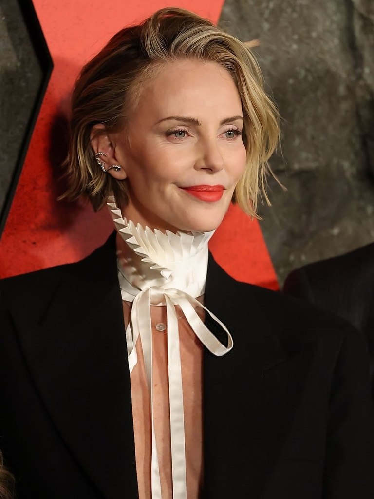 ��������� ������ ����� ��������� �������: Dior, ���� � ��� �������. ������ ����� �� �������� Netflix ...