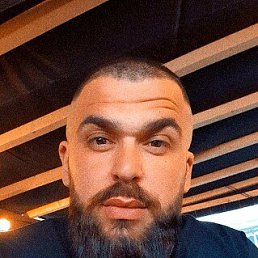 Ivan, 33, 