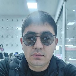 Umidjon, 31, 