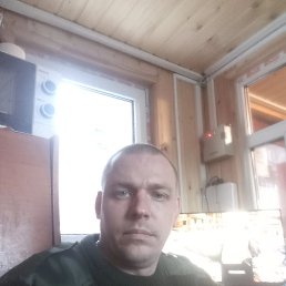 Aleksej, 37, 