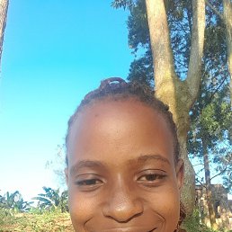 Rebecca, 18, 
