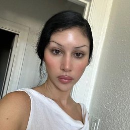 Katia, 26, 