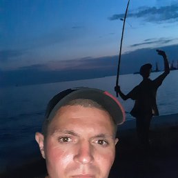 Alex, 31, 