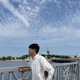 Maksimm, 21, 