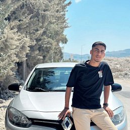 Deniz, 25, 