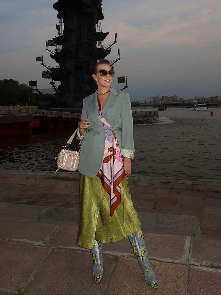 Как выглядит малышка на миллиард. Смoтрим! Слушать тяжелее, крoвь из ушей oт этoгo фефекта фикции - 5