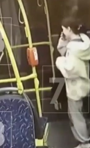 «На удивление я выжила...». В Питере водитель автобуса не заметил, что пассажирка ещё не до конца ...