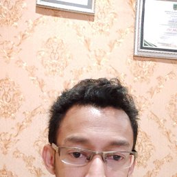 Zack, 36, 