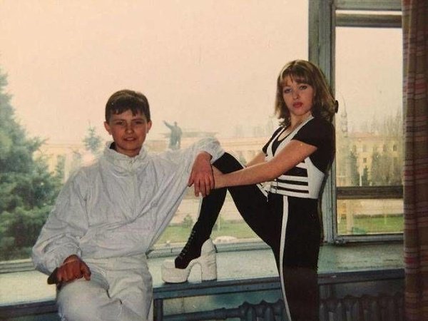 Увлекательные архивные фотографии из 90-х: политические деятели, артисты, криминальные элементы и ... - 8