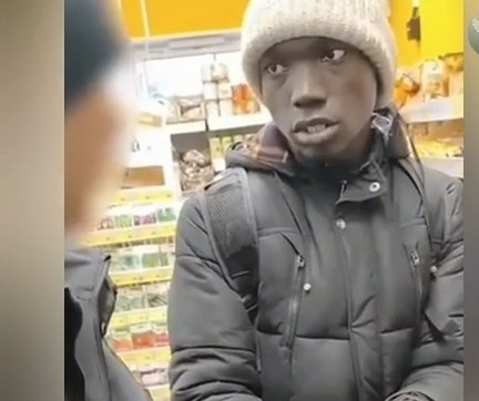 В Казани задержан 24-летний парень из Африки, недавно получивший российское гражданство. При нём ...