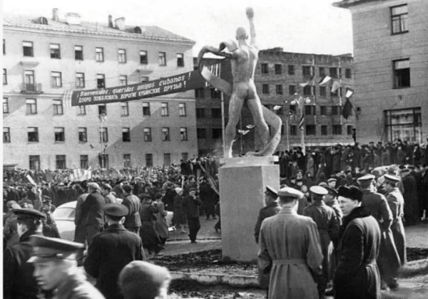 1963 . .   