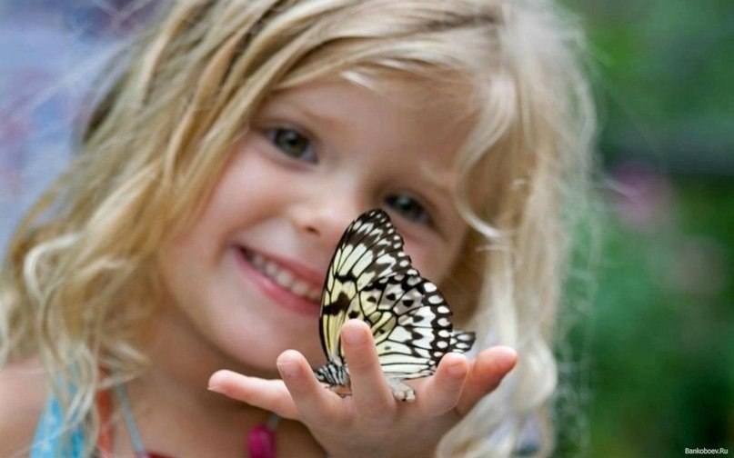Давайте станем чуть добрее, Не будем злиться на других. Жить с добрым сердцем веселее. Ценить ...