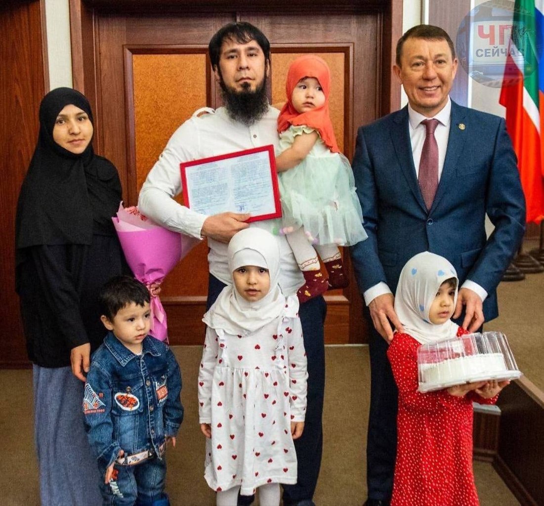 Суд в Татарстане арестовал мигранта, получившего сертификат на квартиру. Речь идет о Мухиддине ...