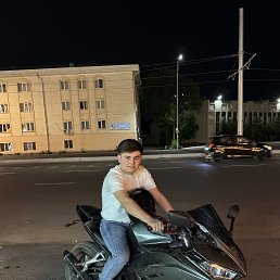 Manu, 23, 