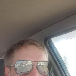 Denis, 38 , 