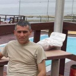 Arsen, 49, 