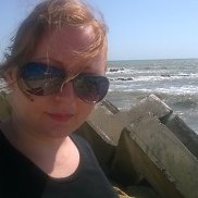 Zuhra, 42 , 