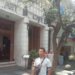 Budi, 39, 