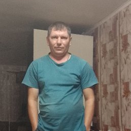 Aleksandrar, 39, 