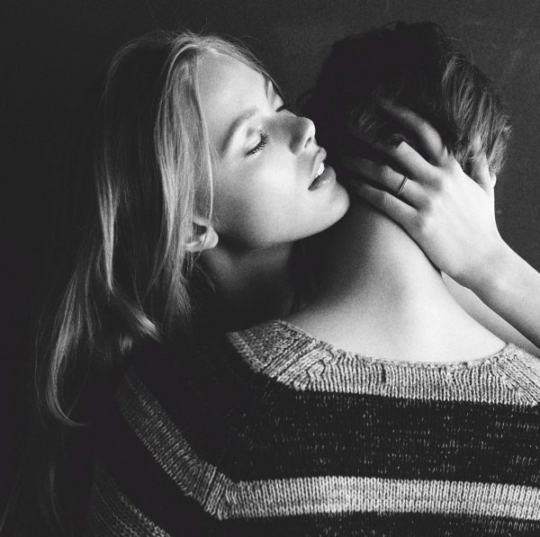 Никогда не понимал, почему Бог влюбляет нас в тех, с которыми у нас нет шансов. Не поверю, что так и ...