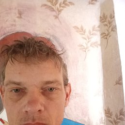 Dmitrii Melnik, 39, 