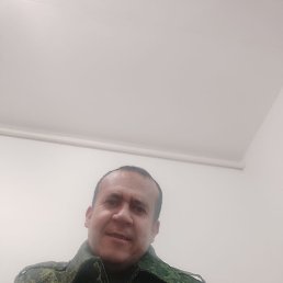 Rustam, 43, 