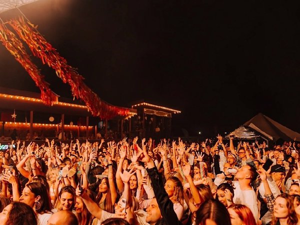 Праздник лета на крыше Roof Place — «CAVA DISCO».В ночь с 20 на 21 июня, когда световой день ... - 2