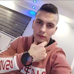 Matvey, 24, 