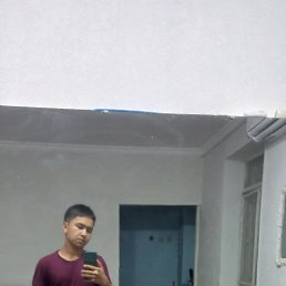 Alex, 21, 