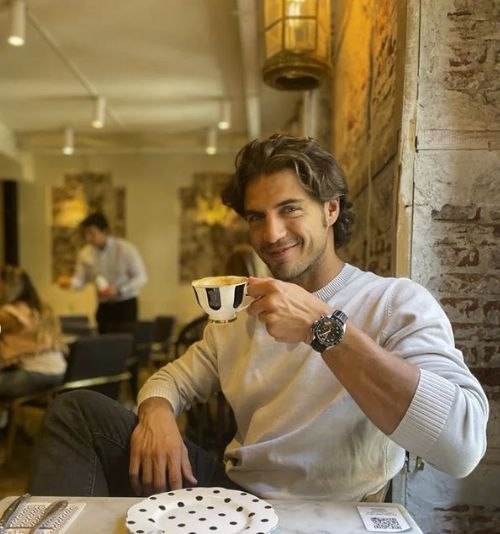 -     ...    -  -  ...