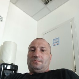 ����� �����, 39 ���, ����������