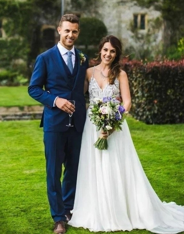 Пара, готовящаяся к свадьбе, рассказала всем, что познакомилась в колледже. Однако, когда мать ... - 4