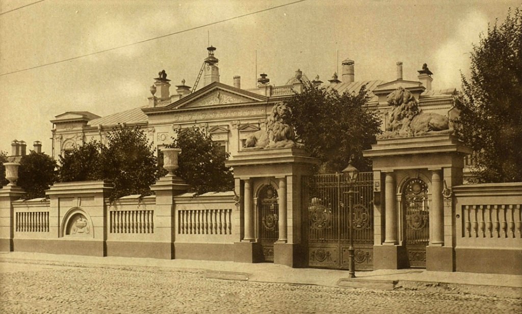 18 июня 1922 года — В Москве в бывшем особняке Коншиной на Пречистенке открылся Дом ученых, ставший ...