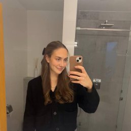 Rose, 32, 
