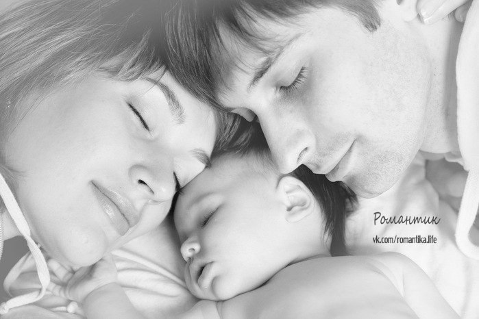 Я хочу от тебя ребёнка, Может сына, и даже дочь. Я хочу им менять пелёнки, Беспокоясь, не спать всю ...