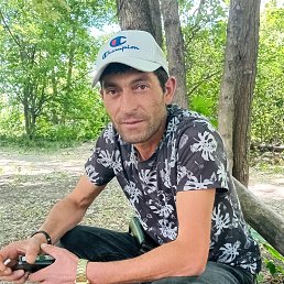 Akob Safoyan, 40, 