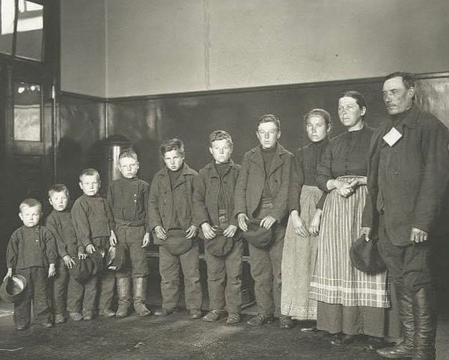        1904 .
