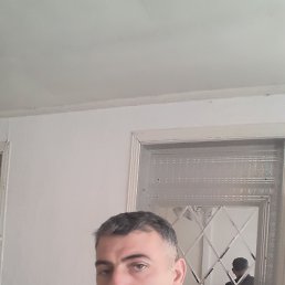 Araz Kermov, 40, 