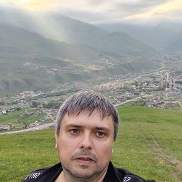 vitos, 44, 