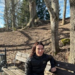 Alla, 42, 